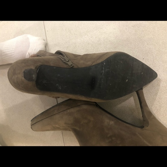 Stuart Weitzman taupe suede platform sheepskin top - Picture 5 of 7